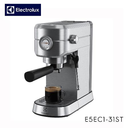 Electrolux 瑞典 伊萊克斯 1公升極致美味500 半自動義式咖啡機 (不鏽鋼按鍵式)E5EC1-31ST✿80B001